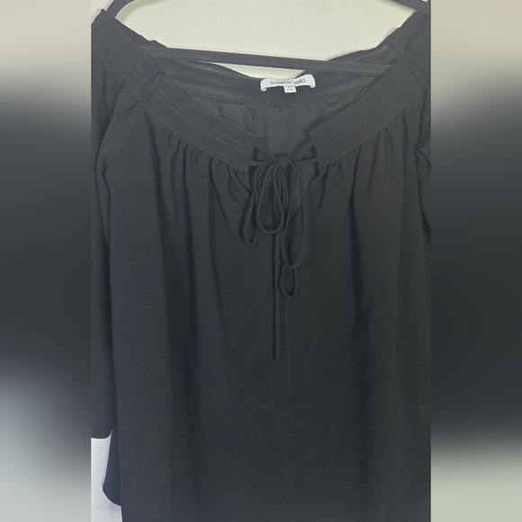 Elizabeth and James Black Off-Shoulder Blouse - Picture 2 of 7
